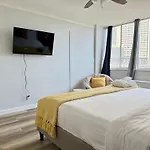 City View Newly Renovated 3 Beds With Free Parking Lm909
