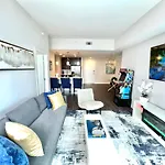 Skyline Retreat Penthouse, Top Floor, Year Round Pool, City View!
