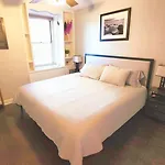 Comfy Downtown Condo With Balcony