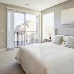 Landing At The Brady - 2 Bedrooms In Home Park