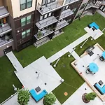 Landing At The Brady - 1 Bedroom In Home Park