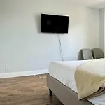 City View 16Th Floor 2 Bath Free Parking Lm1607