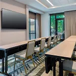 Courtyard By Marriott Atlanta Midtown
