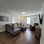 Exquisite 4Bedroom Home-Sleep 14