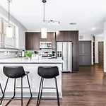 2 Bed 2 Bath In The Heart Of Buckhead