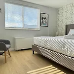 Heart Downtown 2Bd Onsite Parking City View King Bed Lm1106