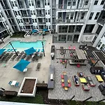 The Midtown Gem - Luxury Living Close To It All