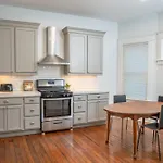 Spacious 2 Bed Apt In Atlanta Near Piedmont Park