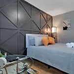 Tenement Treasure - Renovated Mechanicsville Apt