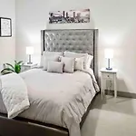 Midtown Oasis Overlooking Atl With Pool View And Balcony