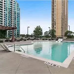 Blue Luxe-Highrise, Balcony, Year-Round Pool, City View!