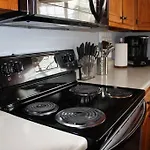 Beautiful Farmhouse Near Atlanta\'S Airport!