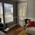 Beautiful Farmhouse Near Atlanta\'S Airport!
