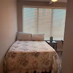 Lux High Rise One Stop 2 Bedroom Private Share Kitchen Professional Respected Apartment