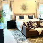 Luxury Buckhead Executive Oasis For Family Or Work