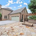 Luxury Buckhead Executive Oasis For Family Or Work
