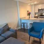 Lux High Rise One Stop 2 Bedroom Private Share Kitchen Professional Respected Apartment
