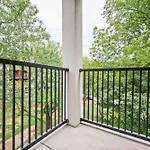 Luxury 1B1B Balcony Downtown 542Blvd