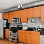 Trendy Castleberry Hill Condo- Walk To Mercedes Benz/ All Downtown Attractions