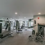 Luxury 3-Bedroom Flat + Pool + Gym