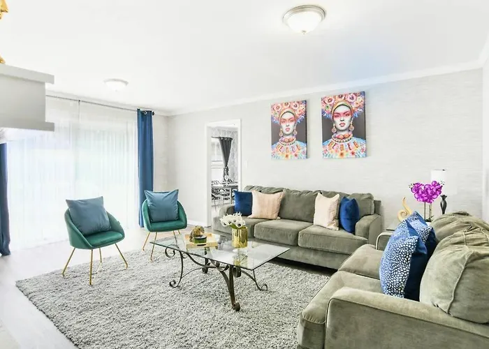 5 Mins From Airport Family Friendly Home