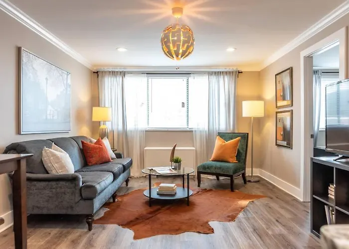 Heart Of Downtown 2Bd 1Free Parking View! Lm1008