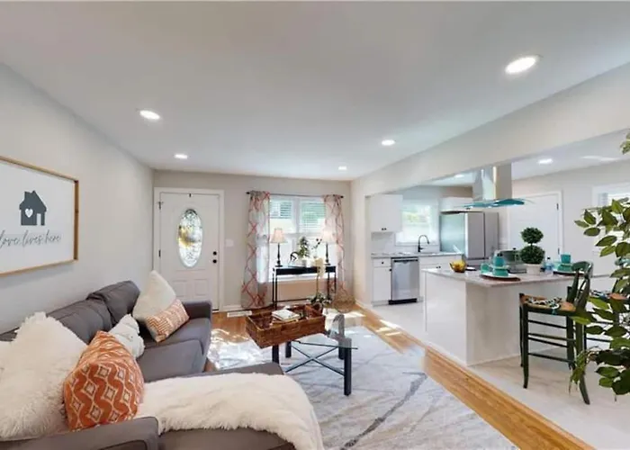 Entire Atlanta Home Near Downtown, Airport, & Golf