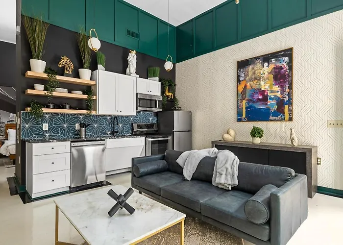 Esplanade Montane Midtown Palatial King Bed Loft
