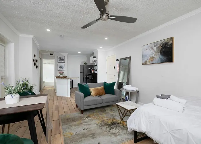 Prime Location Studio L Downtown Atl With Views!
