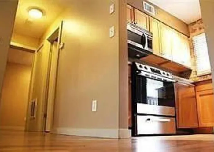 Entire Atlanta Condo Minutes From Downtown