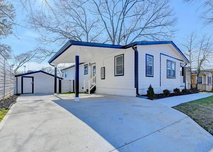 Modern Home At Colonial College Park Atlanta