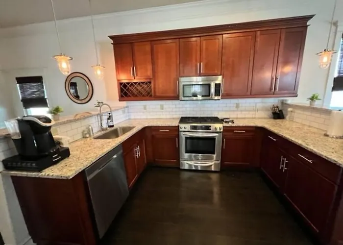 Quiet & Cozy 4Bd, 3Ba Family Home