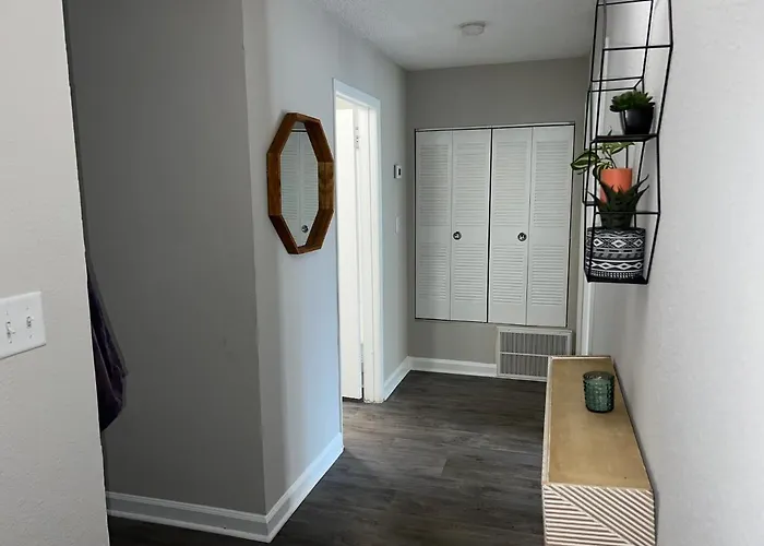 Lovely 2- Bedroom Rental With A Fireplace.