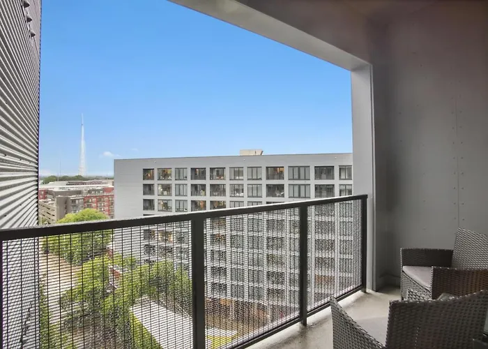West Midtown Penthouse 2 Bdrm