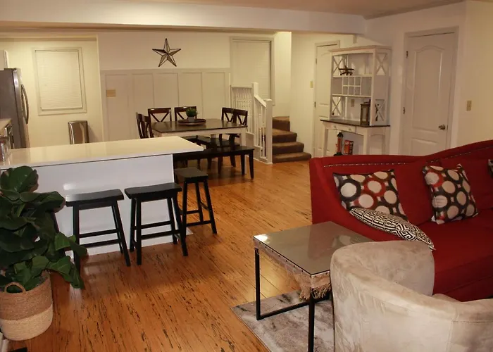 Shared Guest House With Private Rooms