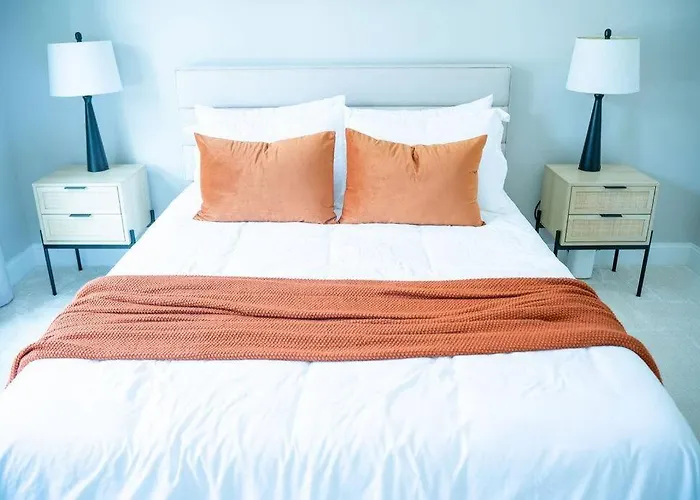 Brand New: Urban Oasis 5 Min From Mercedes Benz