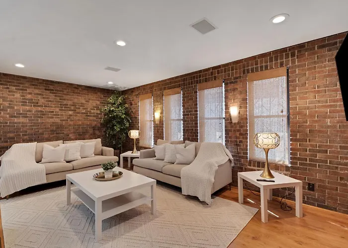 Beltline Beauty Mins To Benz Stadium, Game Room