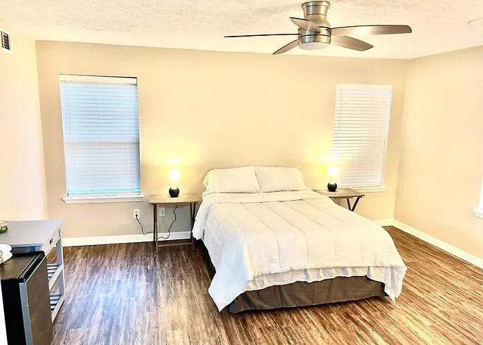Rooms By Month Atlanta