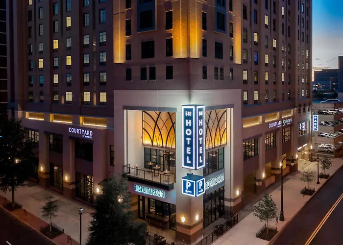 Courtyard By Marriott Atlanta Midtown