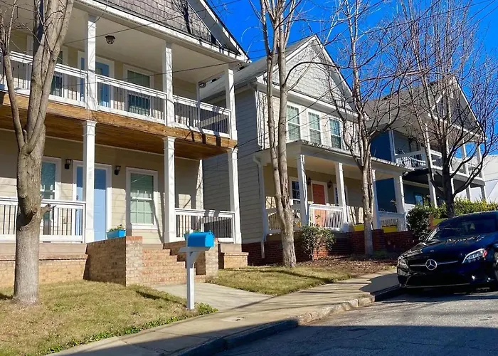 Two Cozy Homes Near Gwcc & Mercedes Benz - Sleeps 15