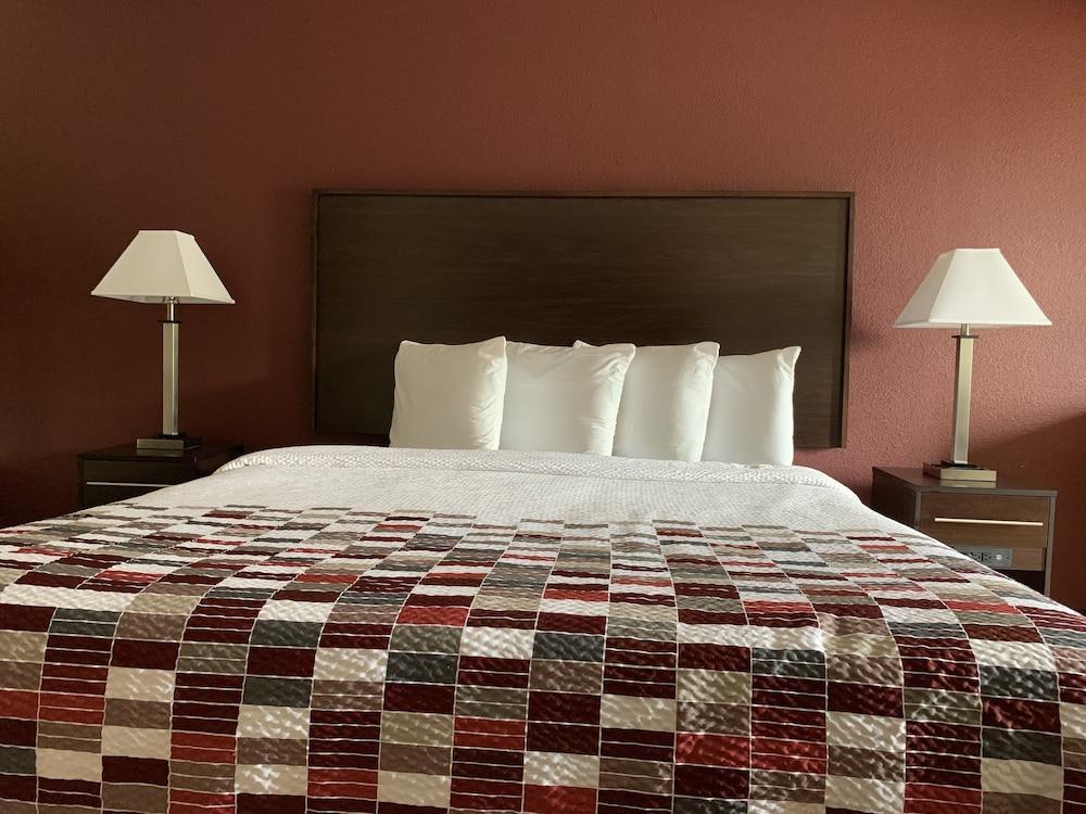 Hotel Red Roof - Six Flags