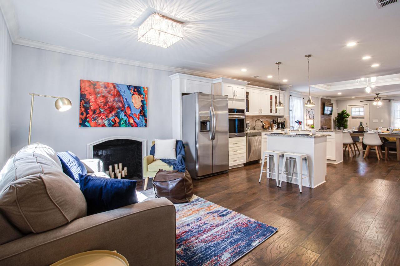 Luxe Living Near Downtown, King,smart Tv *