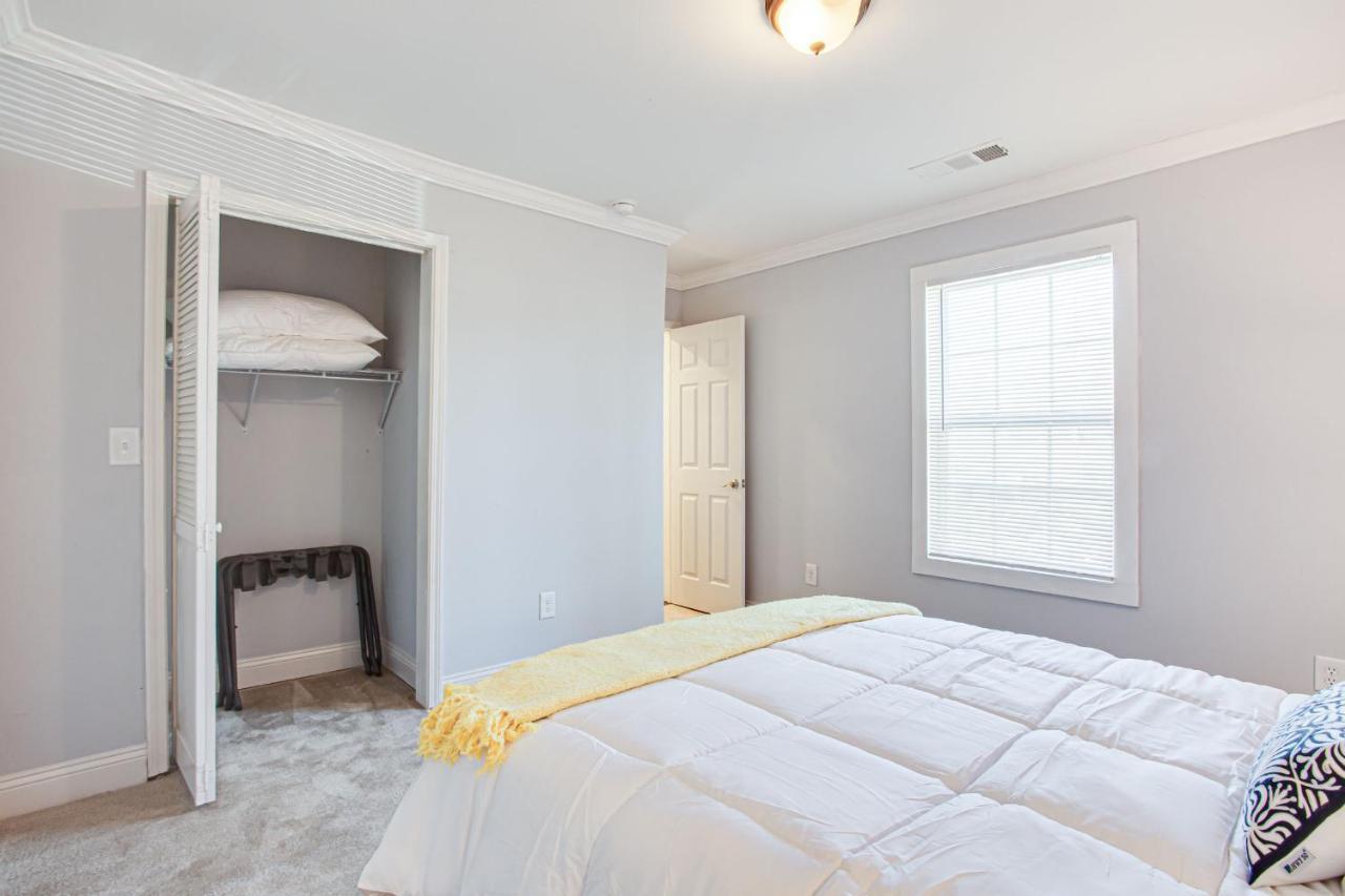 Luxe Living Near Downtown, King,smart Tv
