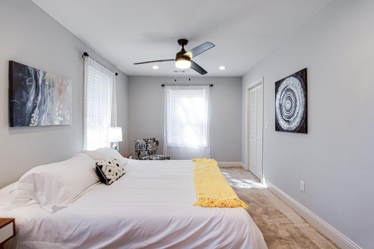 Luxe Living Near Downtown, King,smart Tv