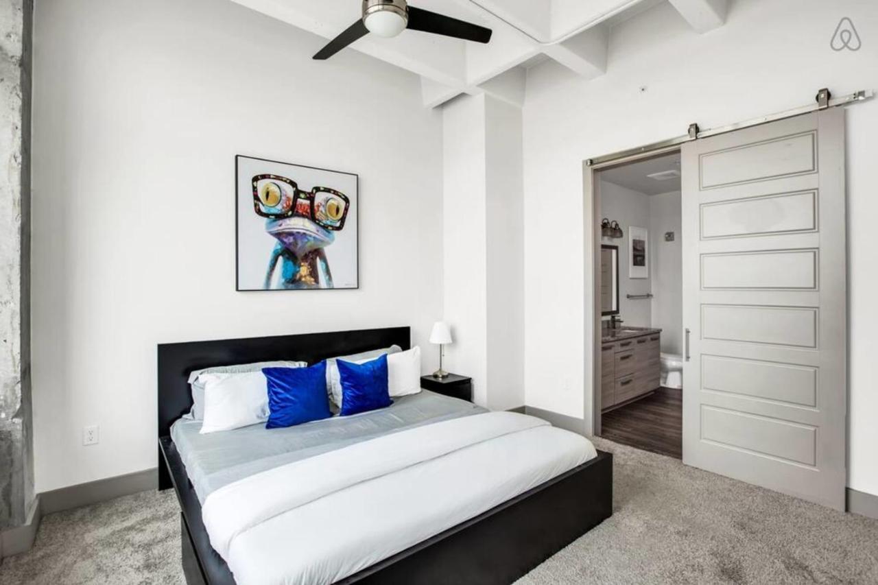 Legendary Scenic Downtown Superbowl Sky Castle Apartment Atlanta