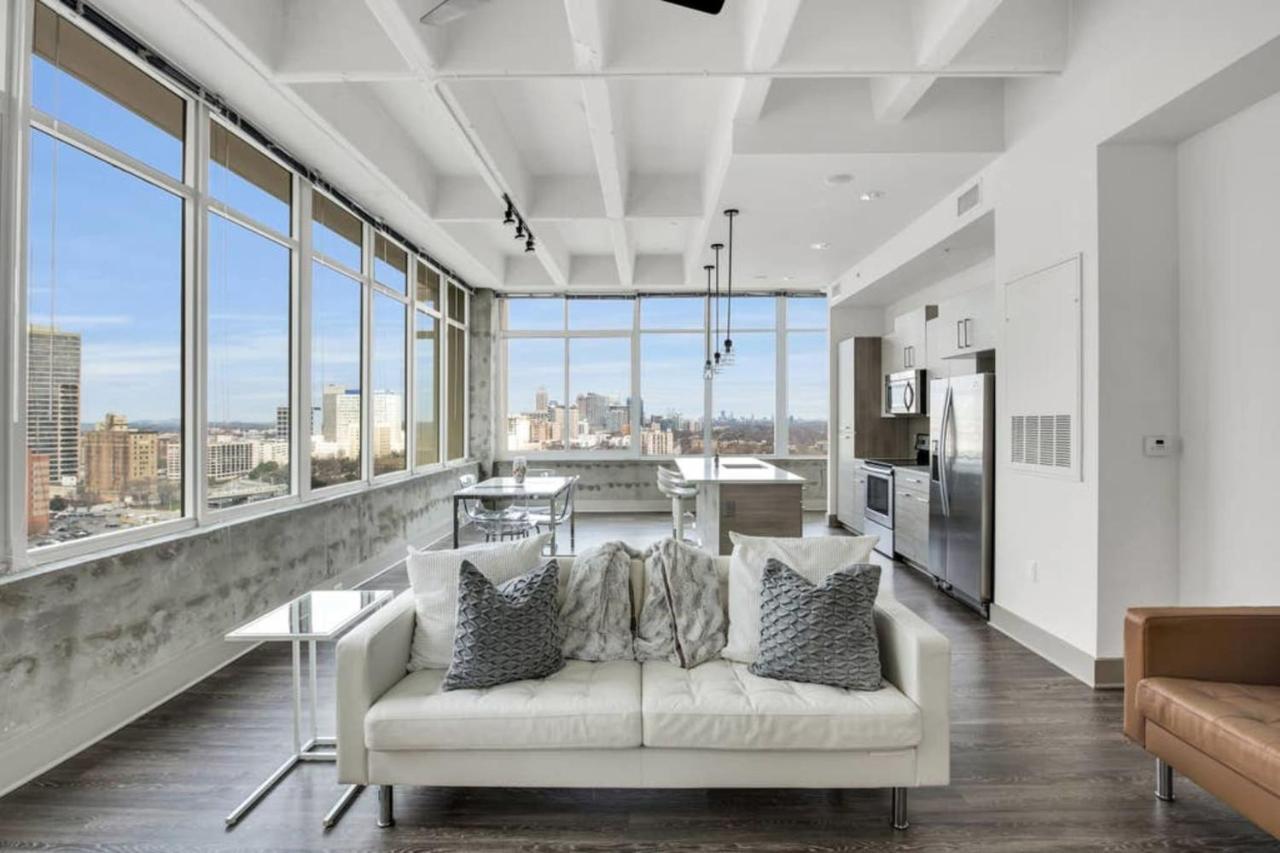 Legendary Scenic Downtown Superbowl Sky Castle Atlanta