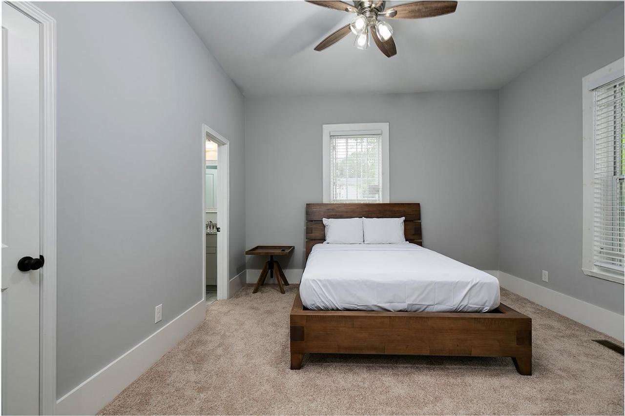 Luxury Vacation By Downtown & Airport Holiday home