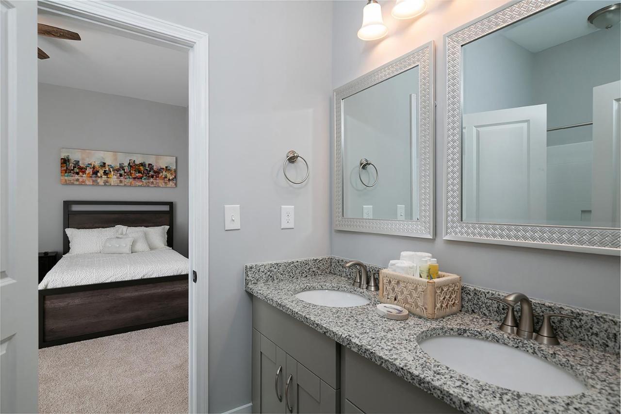 Holiday home Luxury Vacation By Downtown & Airport *