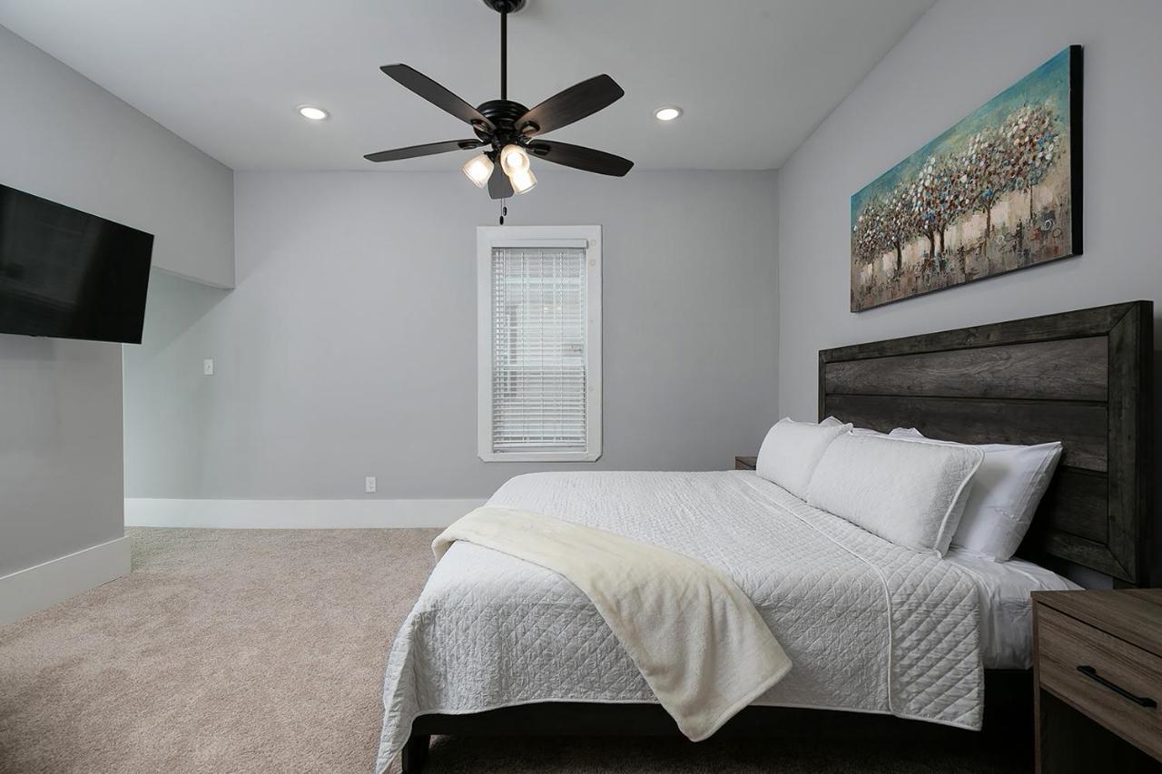 Holiday home Luxury Vacation By Downtown & Airport