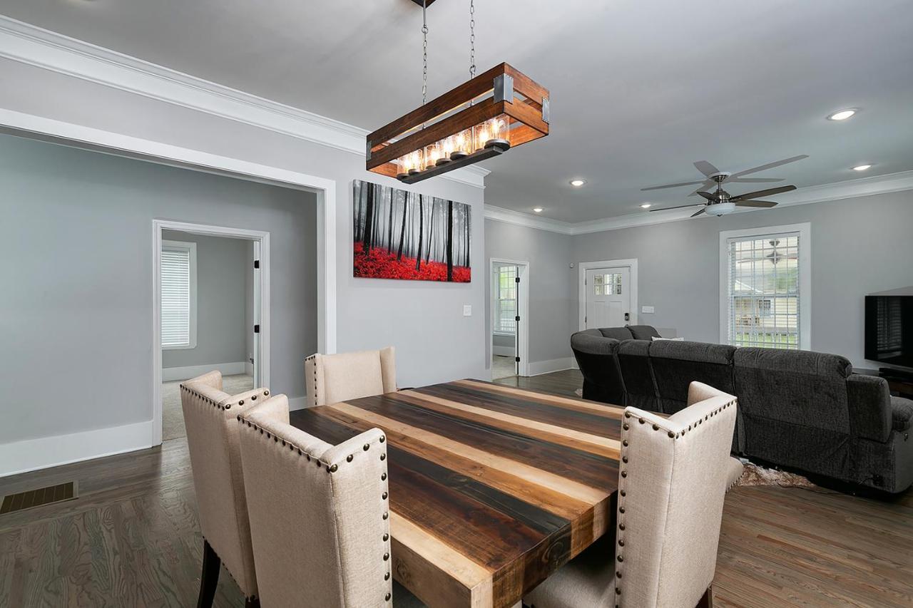 Luxury Vacation By Downtown & Airport Holiday home